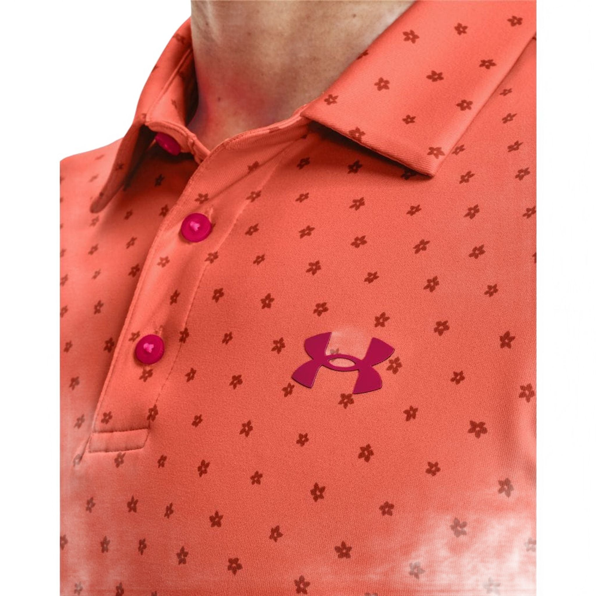 Polo Under Armour Playoff 2.0 Electric Tangerine/Knock Out pour homme