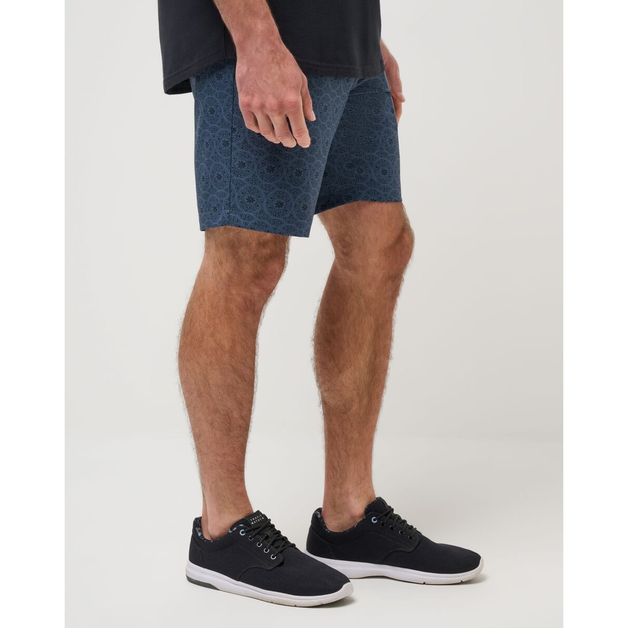Travis Mathew Beyond The Limits Short Herren