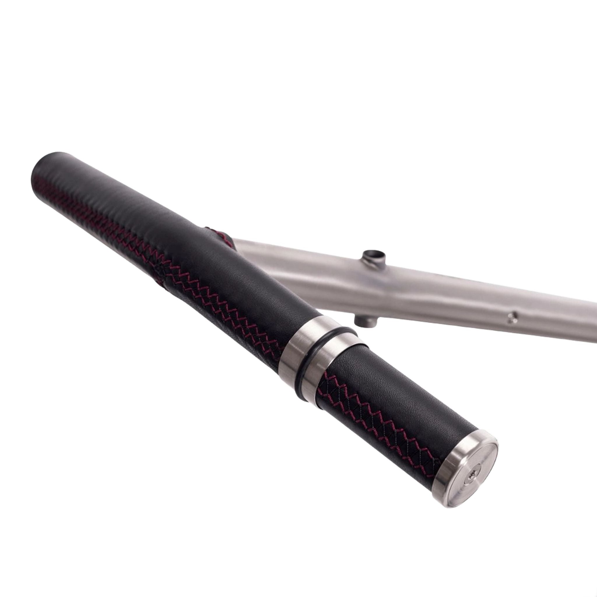 Chariot électrique TiCad Voyage avec commande par poignée rotative gainée de cuir